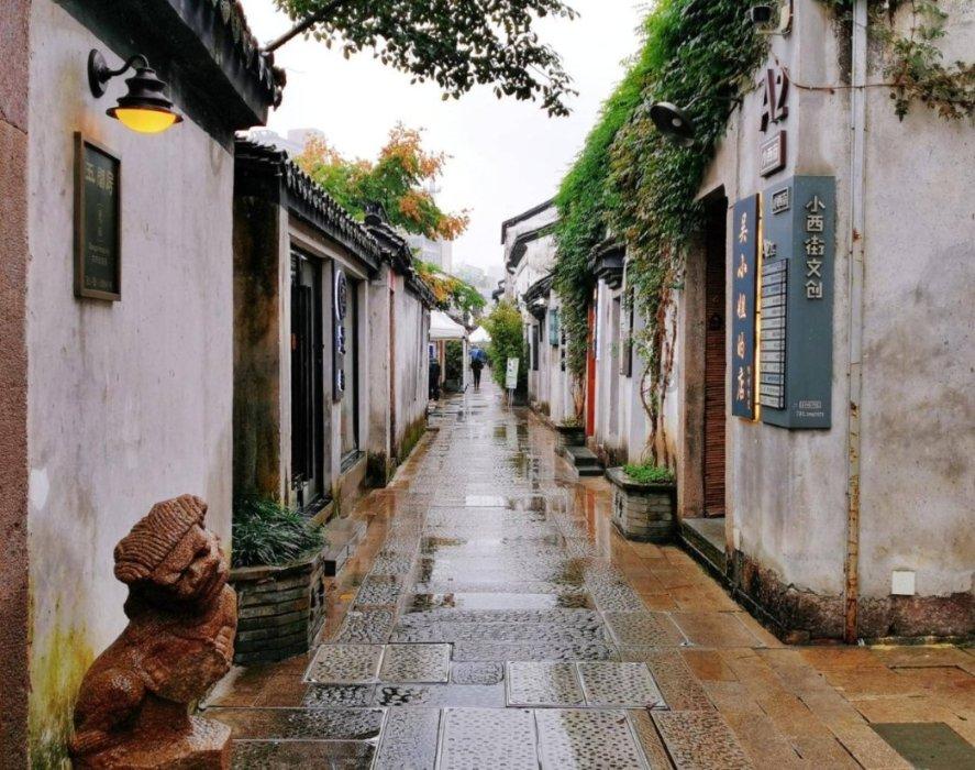 1月29日《花垣新闻》︱花垣县举行“书写新时代,新春送祝福”2024年艺术家免费送春联惠民活动
