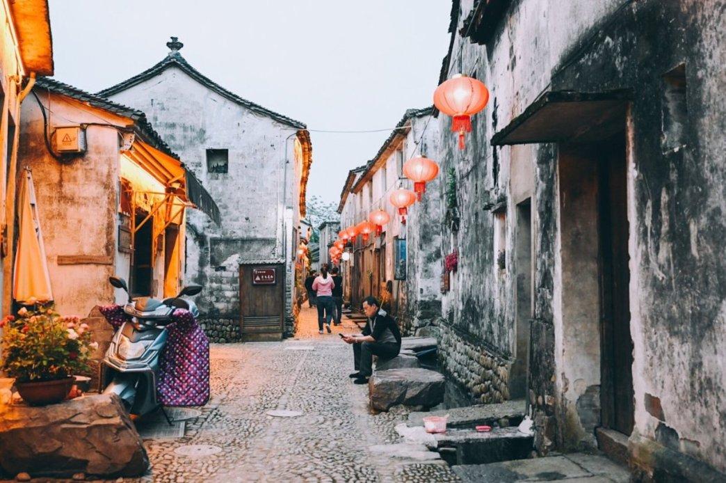 迷路的可爱女宝宝